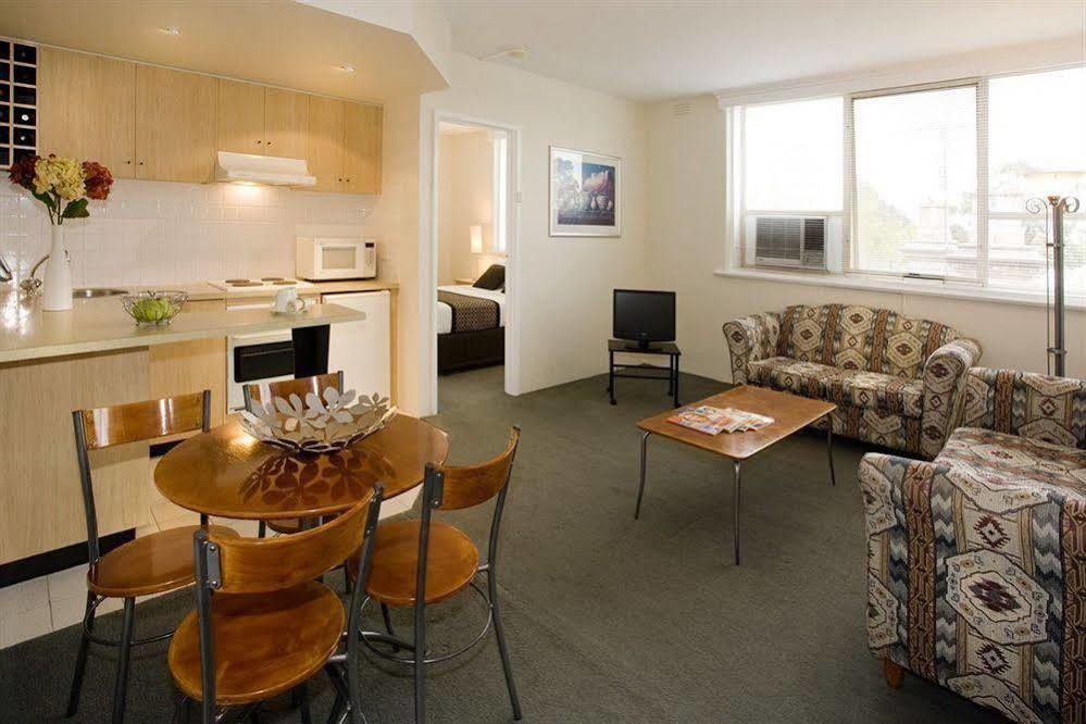 Apartments On Flemington Мелбърн Екстериор снимка