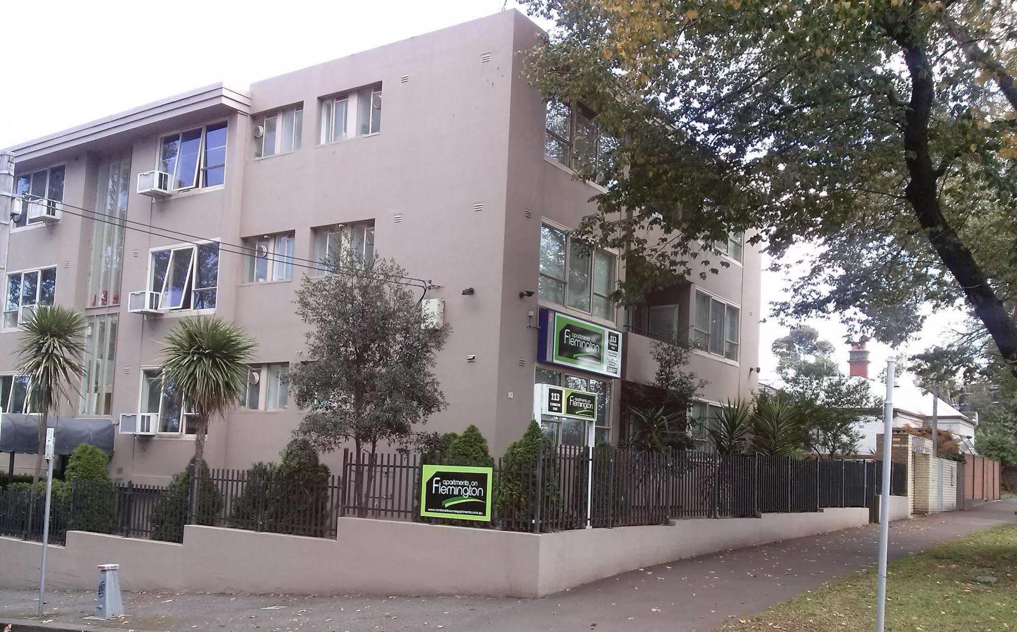 Apartments On Flemington Мелбърн Екстериор снимка