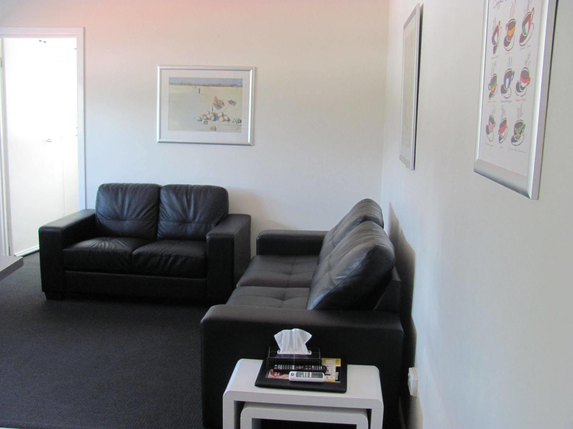 Apartments On Flemington Мелбърн Екстериор снимка