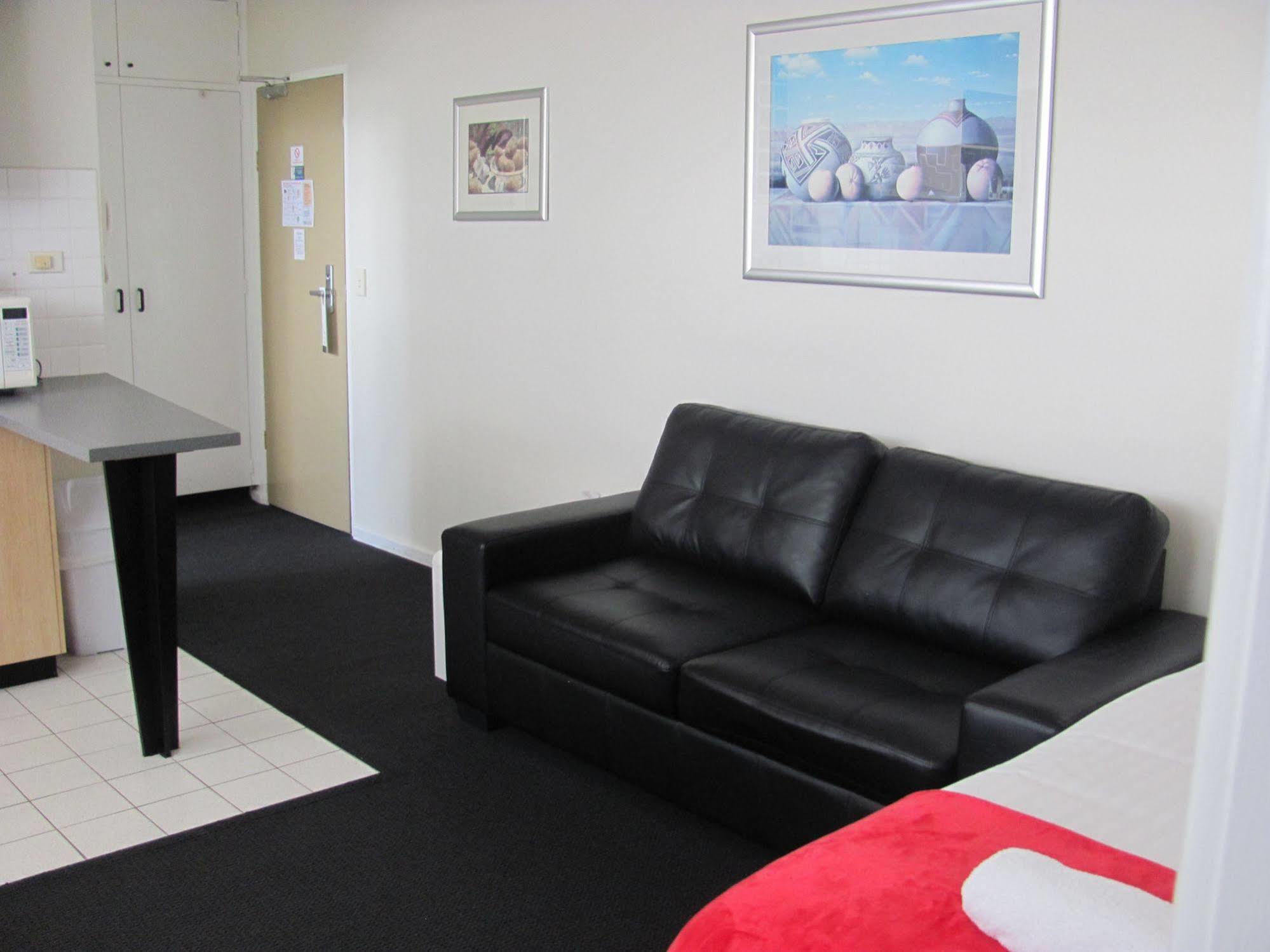 Apartments On Flemington Мелбърн Екстериор снимка