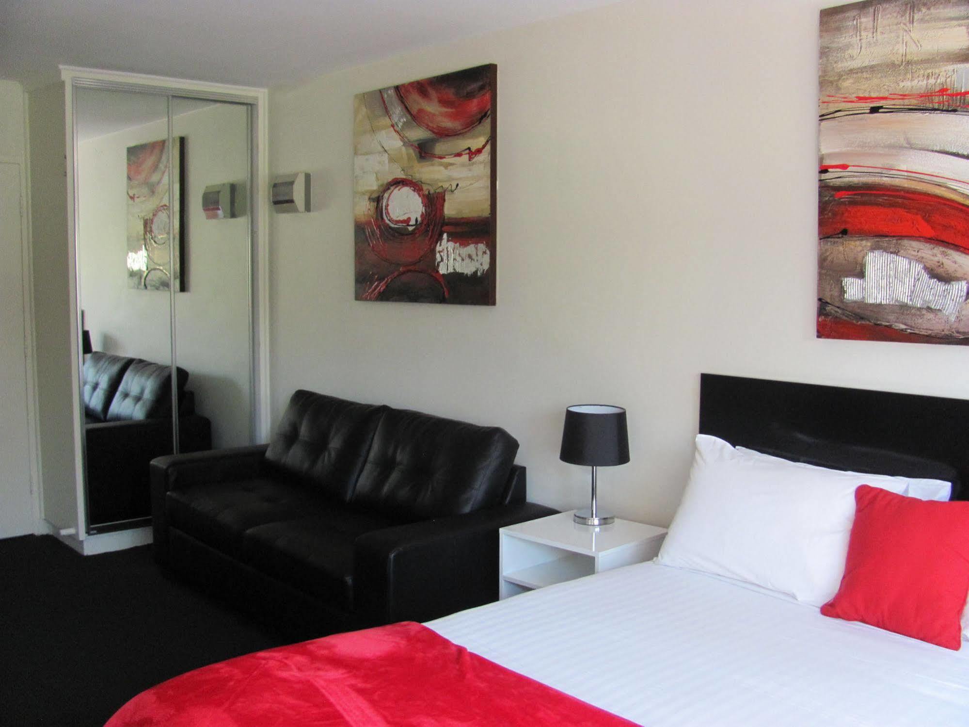 Apartments On Flemington Мелбърн Екстериор снимка