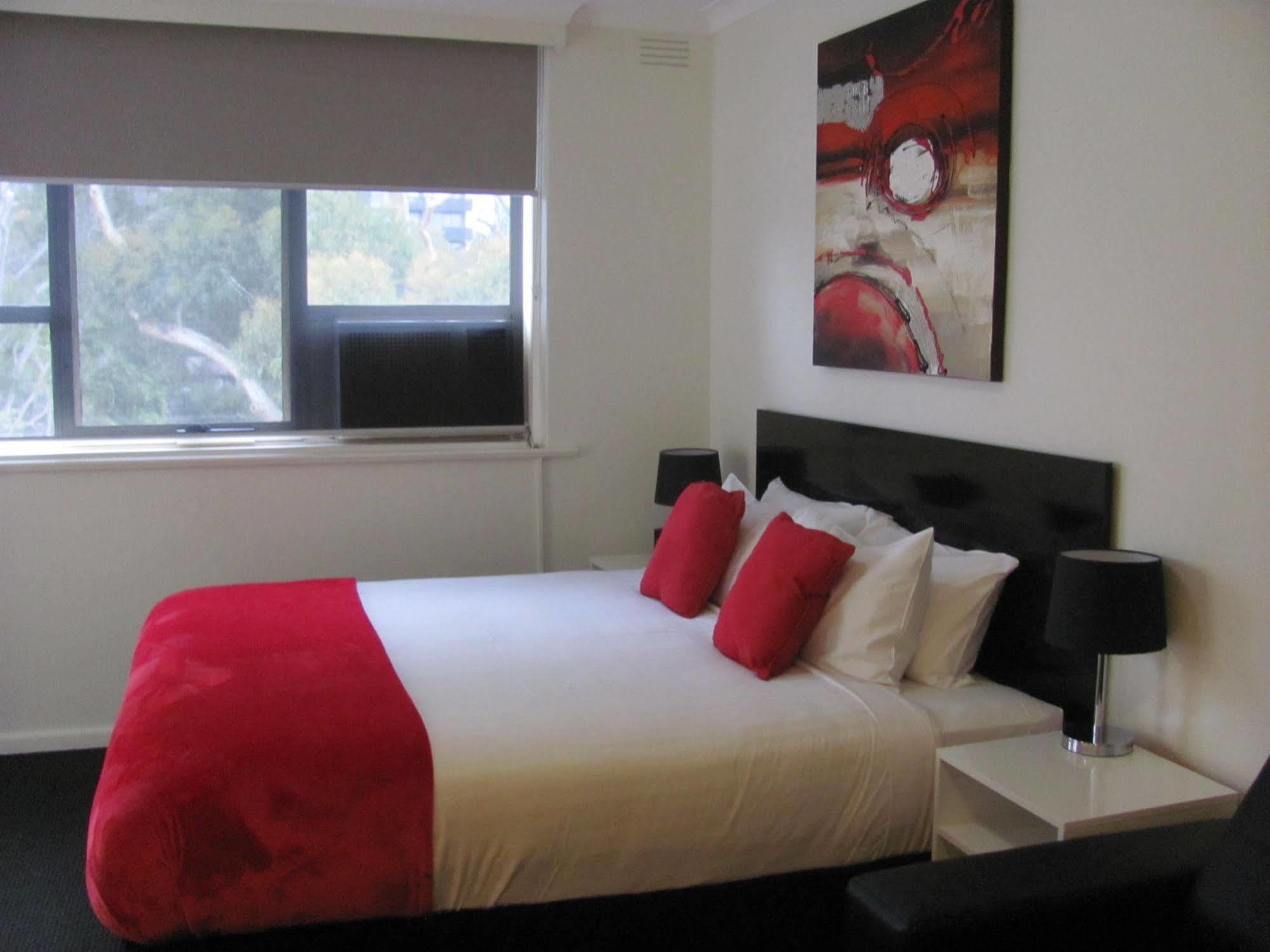 Apartments On Flemington Мелбърн Екстериор снимка
