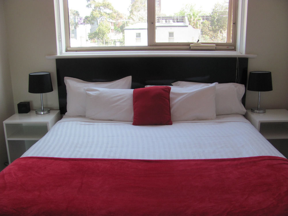 Apartments On Flemington Мелбърн Екстериор снимка